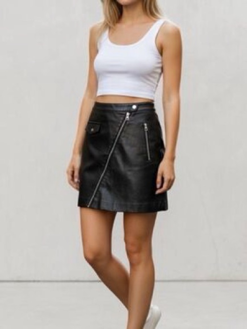 ☀️ H&M ☀️ faux leather mini skirt